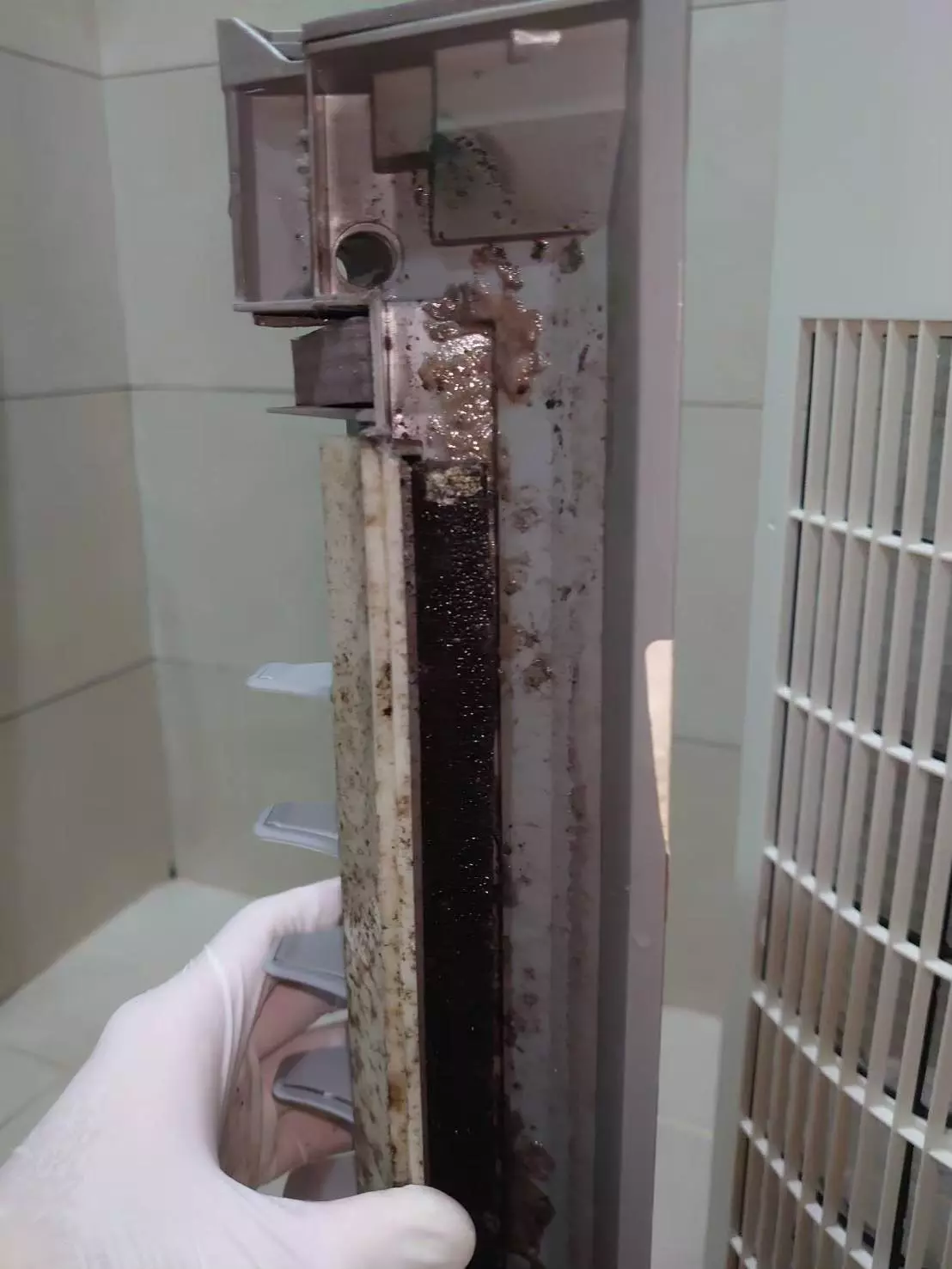 冷氣清洗,冷氣機清洗,清洗冷氣機費用,洗冷氣機費用