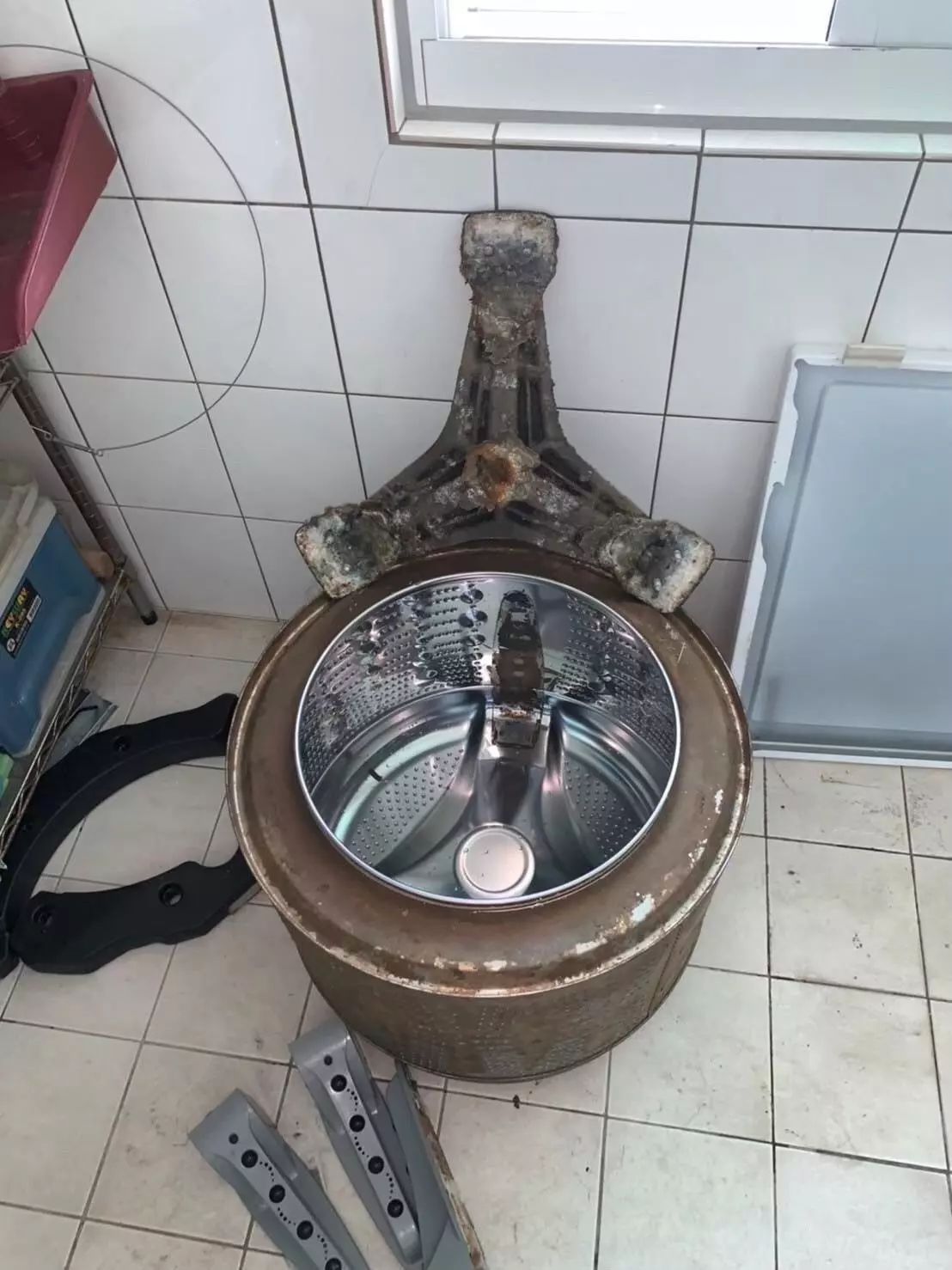 在台中洗洗衣機環境處理上，洗洋洋洗衣機清洗台中技師在完成清洗服務後，會主動清理現場，確保環境整潔，這種貼心的善後服務贏得了消費者的讚譽。