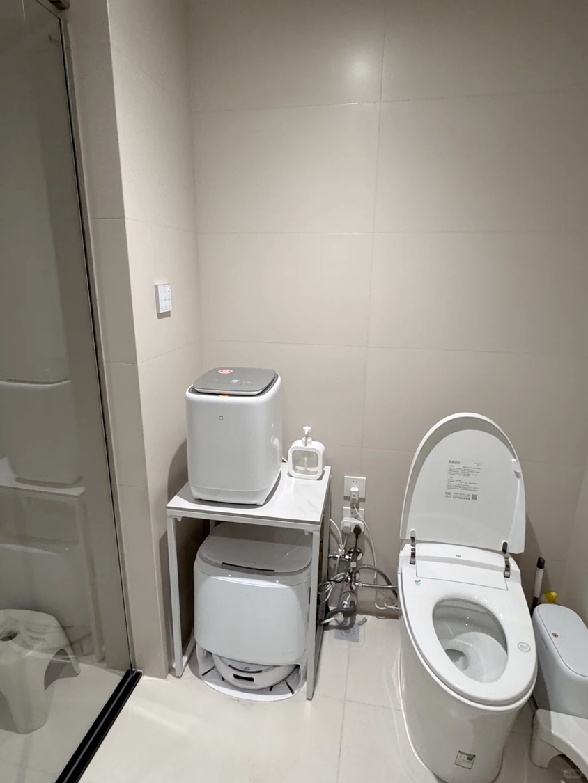 除了內衣褲洗衣機清洗外，專業內衣洗衣機清洗公司還會對洗衣機進行殺菌消毒處理。他們使用的消毒劑能夠有效殺滅洗衣機內部的細菌和病毒，為我們的健康保駕護航。這樣一來，我們每次使用洗衣機時都能更加安心啦！