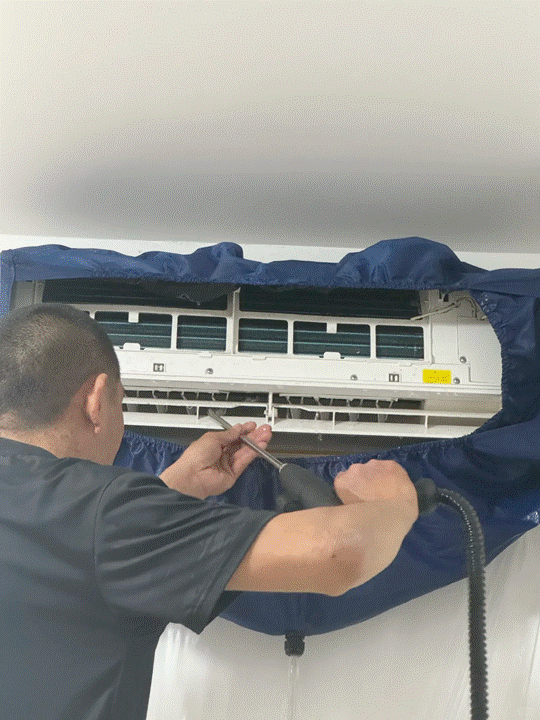 手把手教你用清潔大法讓冷氣重獲新生，省下更多的維修費！一起來了解冷氣不會冷如何洗冷氣、冷氣清潔妙招！