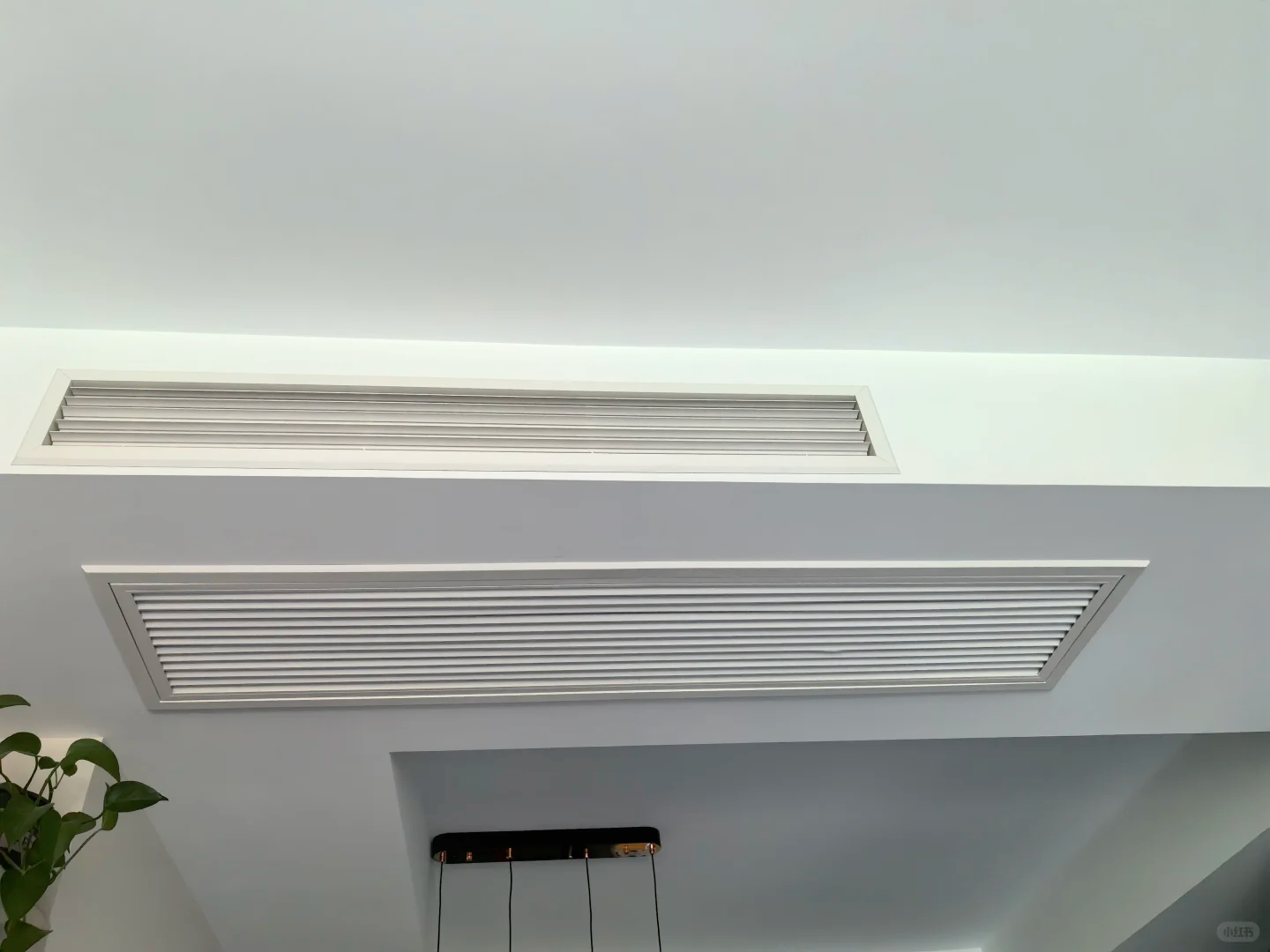 冷氣清潔推薦頻率是多少呢？多數人以為濾網乾淨等於冷氣冷排清洗乾淨、迷信免拆洗技術可取代人工、新安裝冷氣不需立即保養、忽略外機冷凝器清潔、過度依賴化學清潔劑。